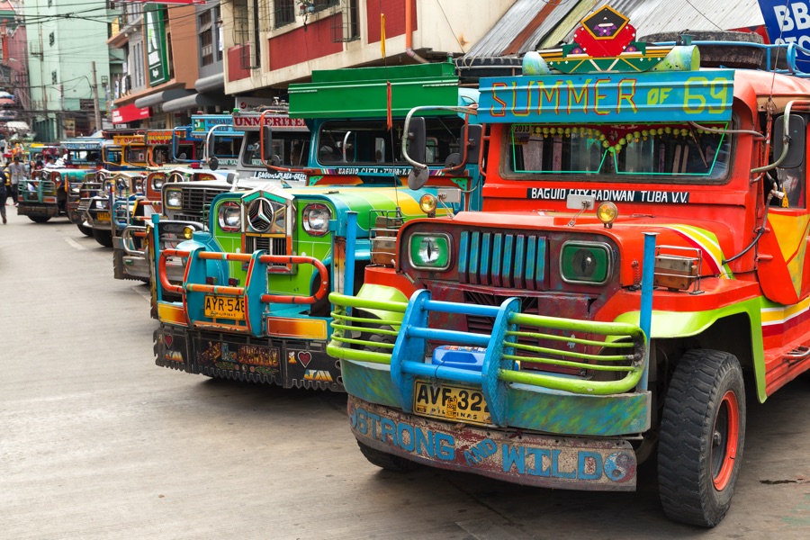 フィリピン　交通　車